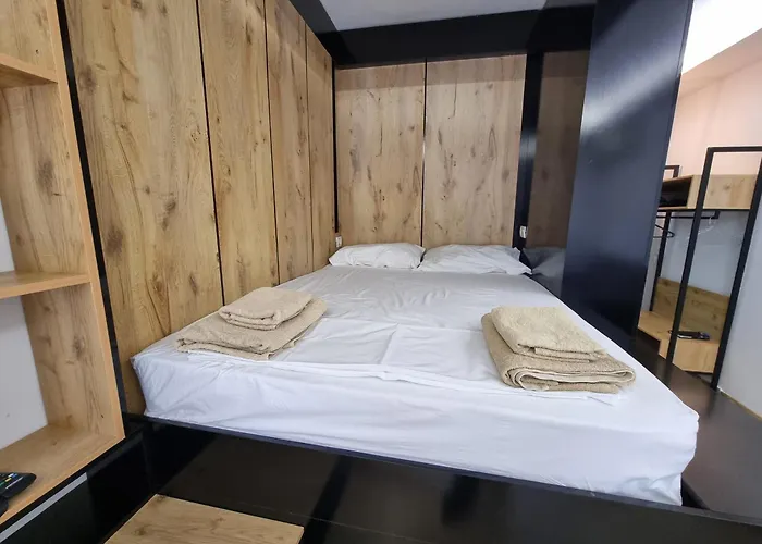 Teo's Deluxe * Vlorë