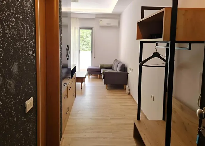 Teo's Deluxe * Vlorë