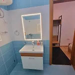 Teo's Deluxe Lägenhet
