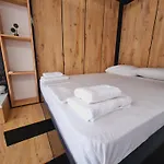 Teo's Deluxe * Vlorë