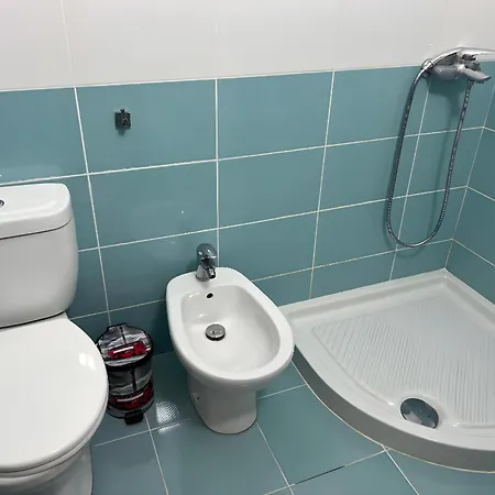Teo's Deluxe
