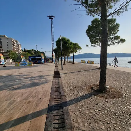 Teo's Deluxe * Vlorë