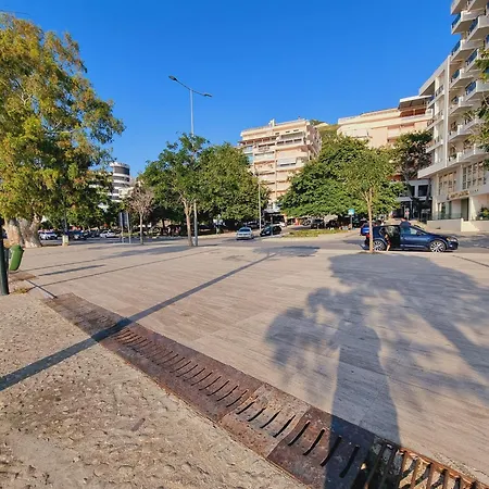 Teo's Deluxe Apartment *