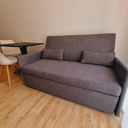 Teo's Deluxe Apartment *