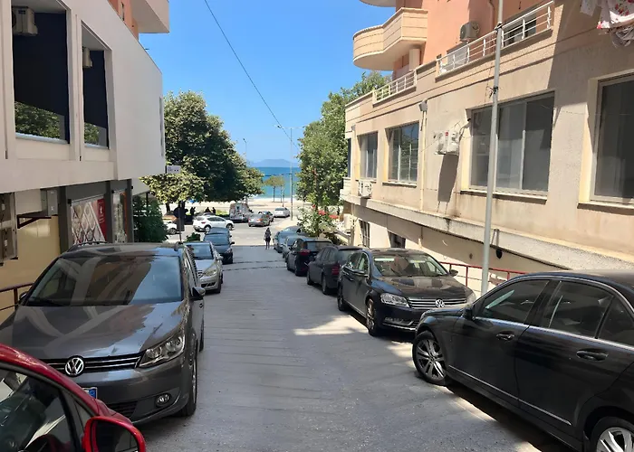 Teo's Deluxe Apartment *