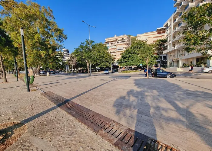 Teo's Deluxe Apartment *